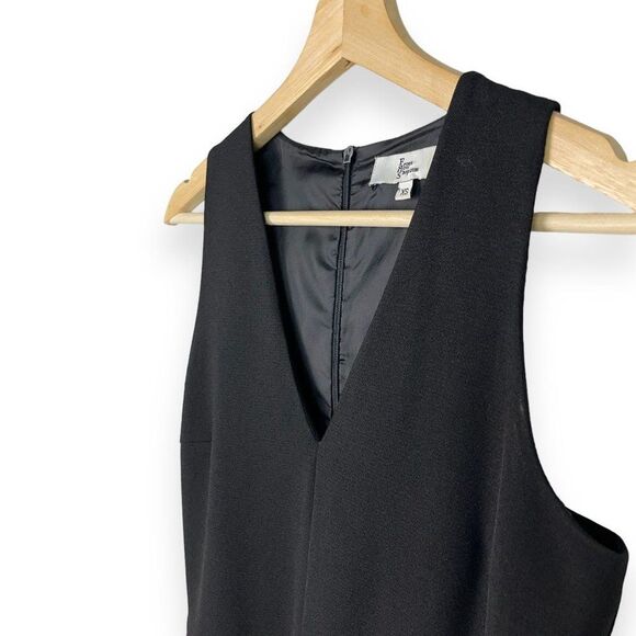 Front Row Shop Structured Crepe A-Line Dress w. Pleated Layered Hem - Picture 11 of 12